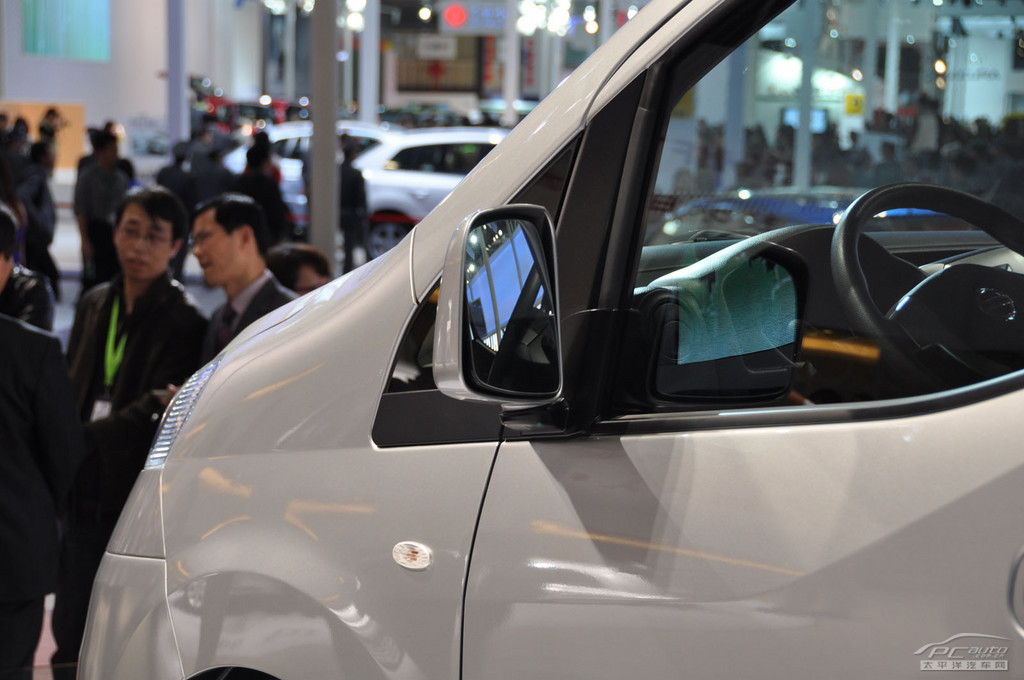 日產(chǎn)NV200車展高清大圖