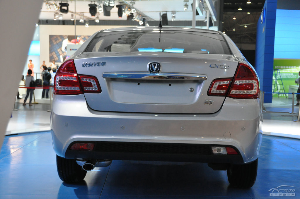 長(zhǎng)安CX30車展高清大圖