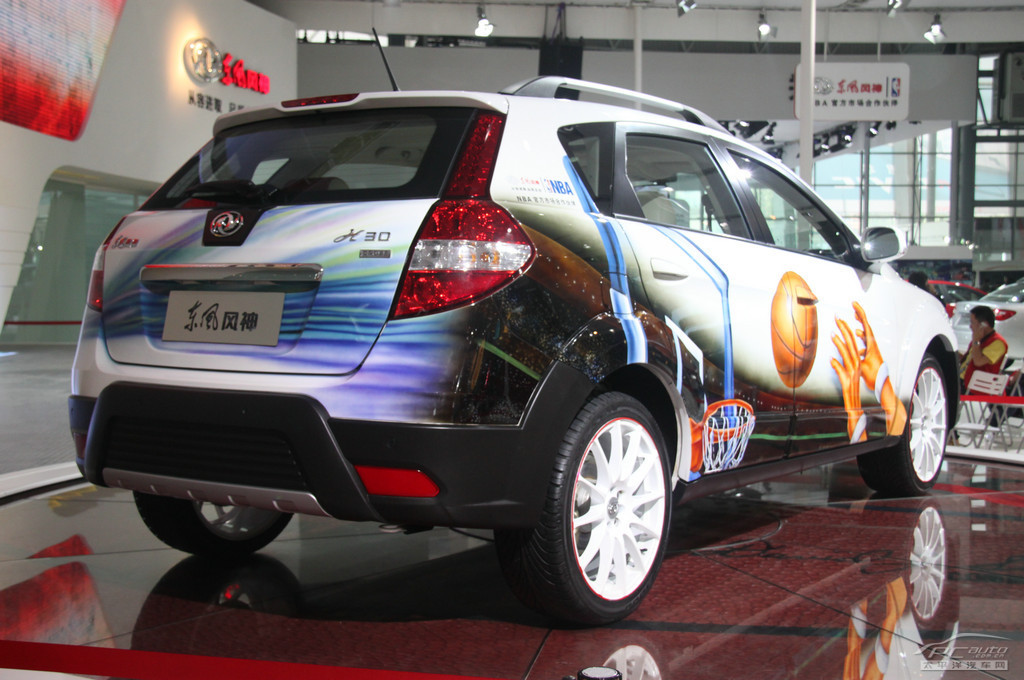 東風(fēng)風(fēng)神H30車(chē)展高清大圖