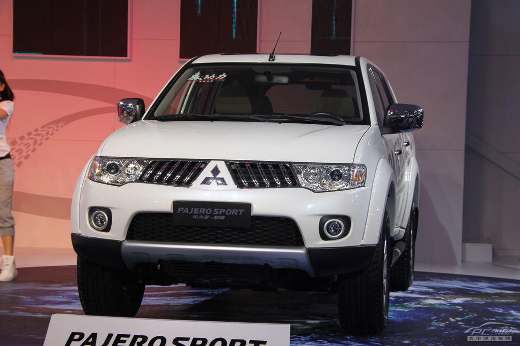 帕杰羅(進(jìn)口)車展高清大圖