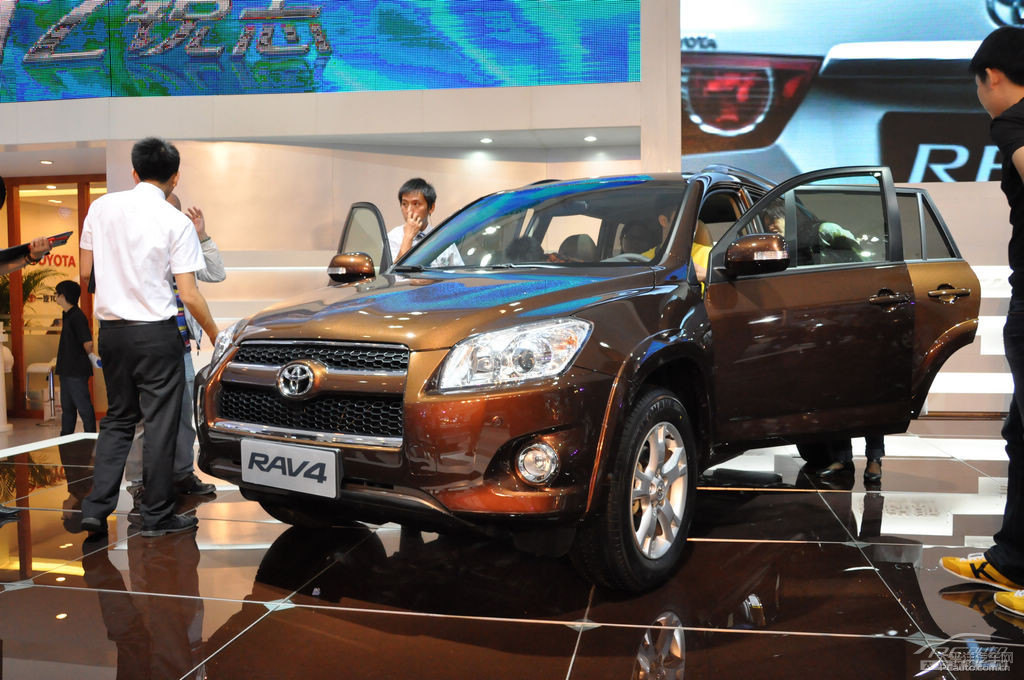 RAV4榮放圖片