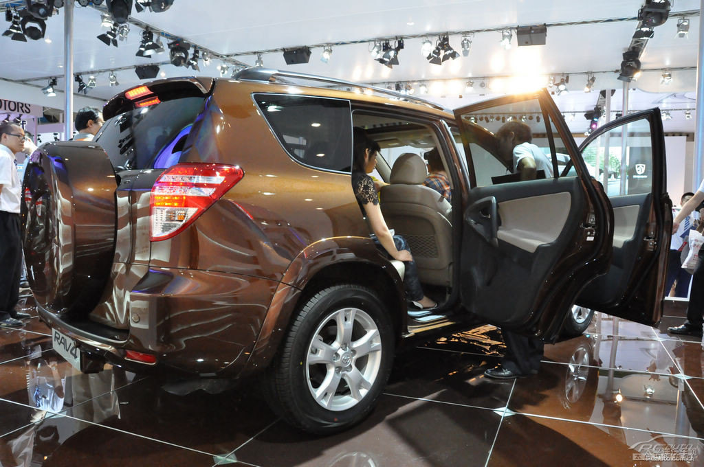 RAV4榮放圖片