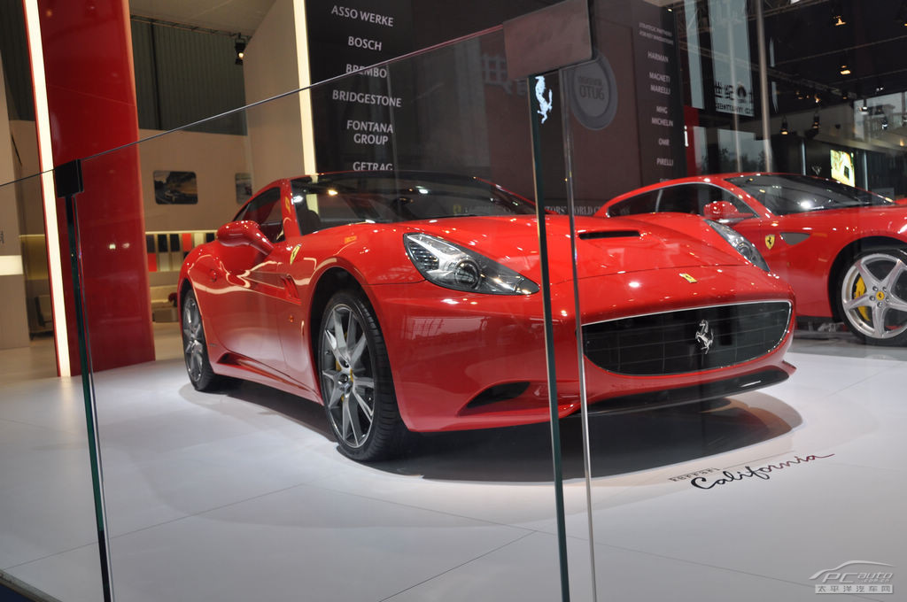 法拉利California車展高清大圖