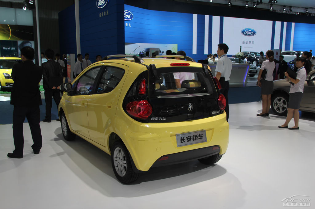 奔奔Mini車展高清大圖