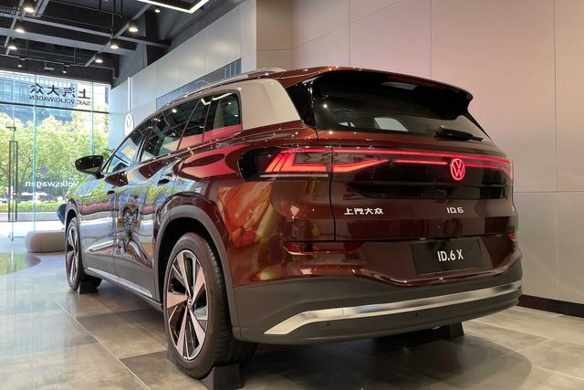 纯电大七座suv,还能挂绿牌,全新大众id.6 x静态体验