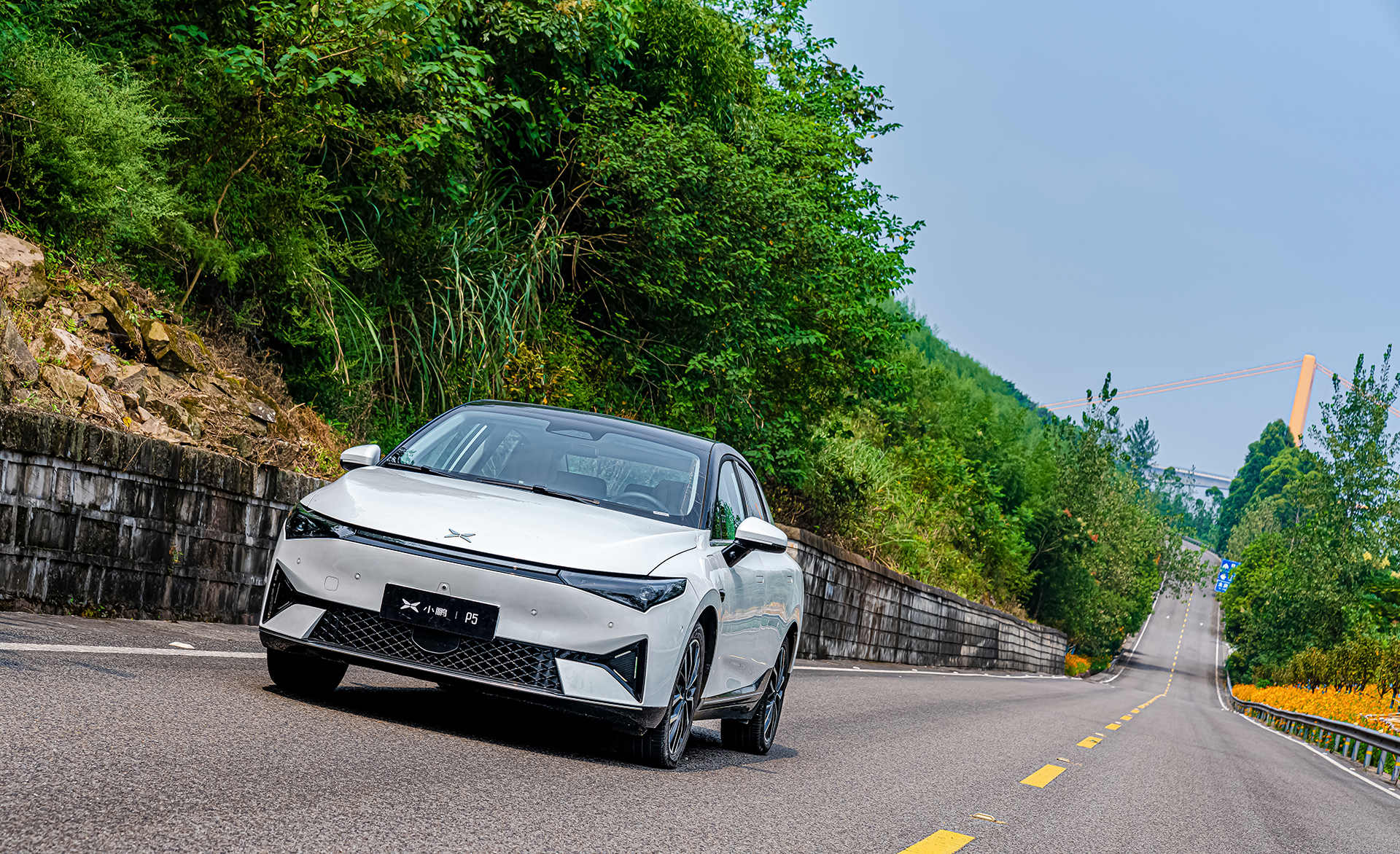 更適合家用的電動車!特斯拉model3,小鵬p5誰更香?