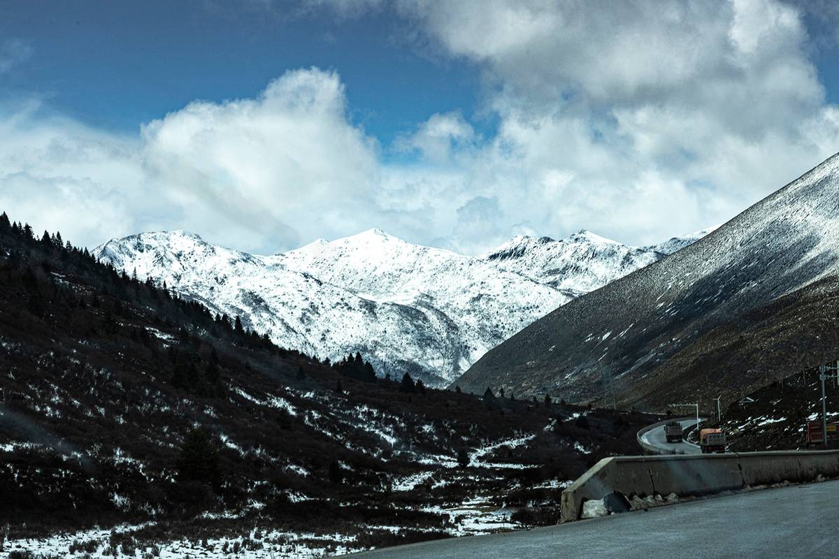 川西小环线之折多山,在折多塘观雪台看大好河山