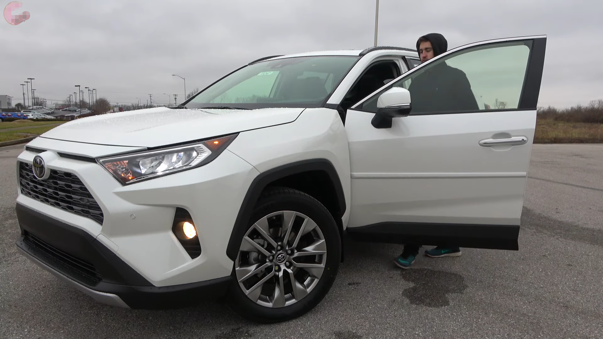 2019新车—全新一代丰田rav4,外观霸道异常