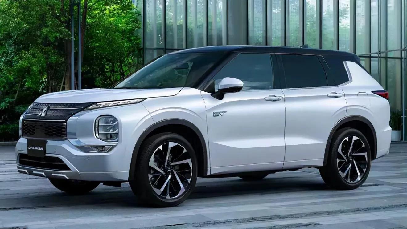 2023款三菱歐藍德:作為緊湊型suv,活活被逼成了中型suv