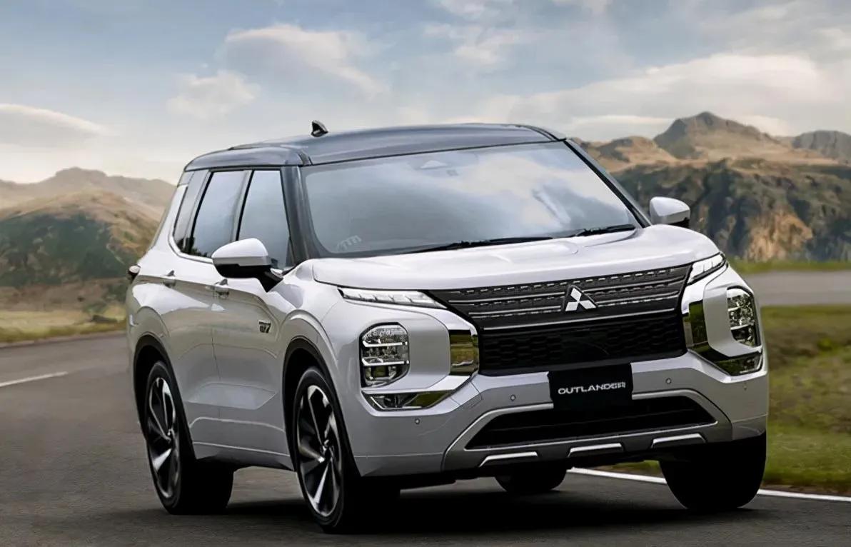 2023款三菱歐藍德:作為緊湊型suv,活活被逼成了中型suv