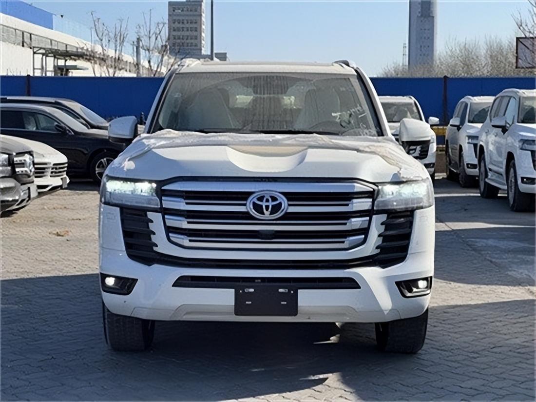 丰田"陆巡"或将回归!造型气派,搭3.5t v6 10at,关键还是国六