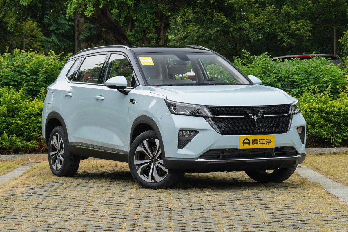 10萬級的混動suv?一箱油能跑1100km,解析五菱星辰混動版