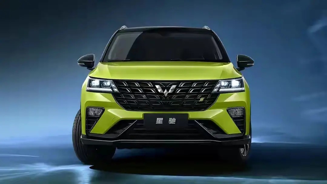 五菱suv2020新款六座图片