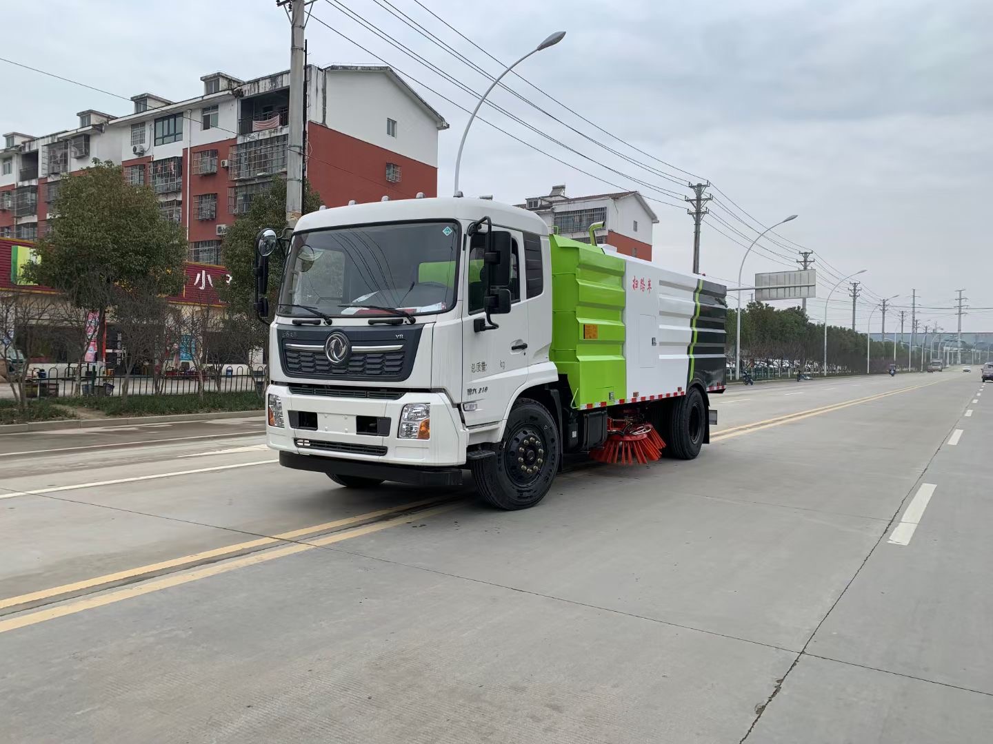 東風天錦12方掃路車-程力國六道路清掃車配置