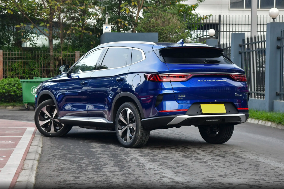 國產混動suv,省油又好開,售15.28萬起,實拍比亞迪宋plus dm-i