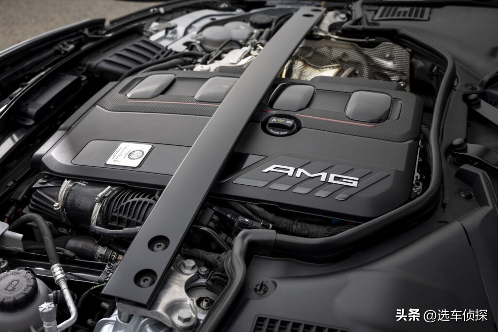 全新奔驰amg c63,电子涡轮20t四缸发动机,扭矩1020 nm