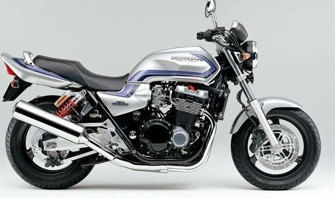 2023款本田cb1300经典史宾赛配色