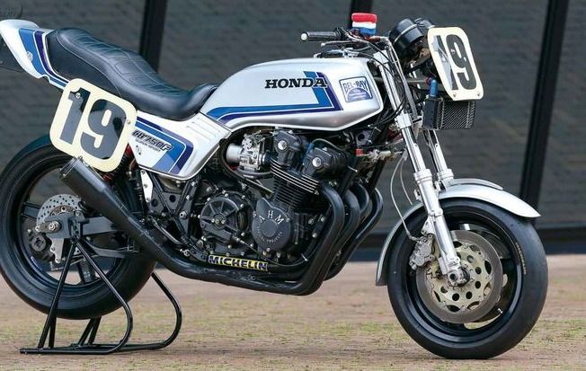 2023款本田cb1300经典史宾赛配色