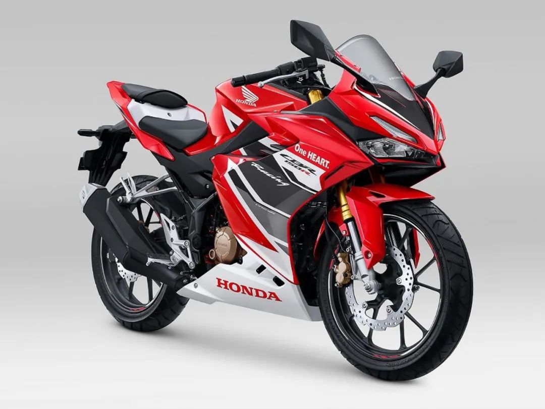 本田cbr150r更新2023款,外觀酷似cbr250rr,版畫神似cbr1000rr