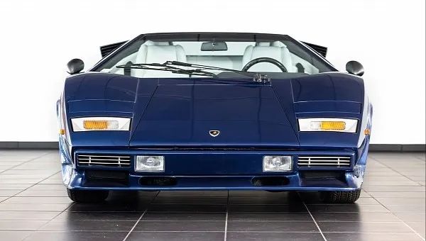 蘭博基尼大牛奠定者,楔形超跑鼻祖countach lp400