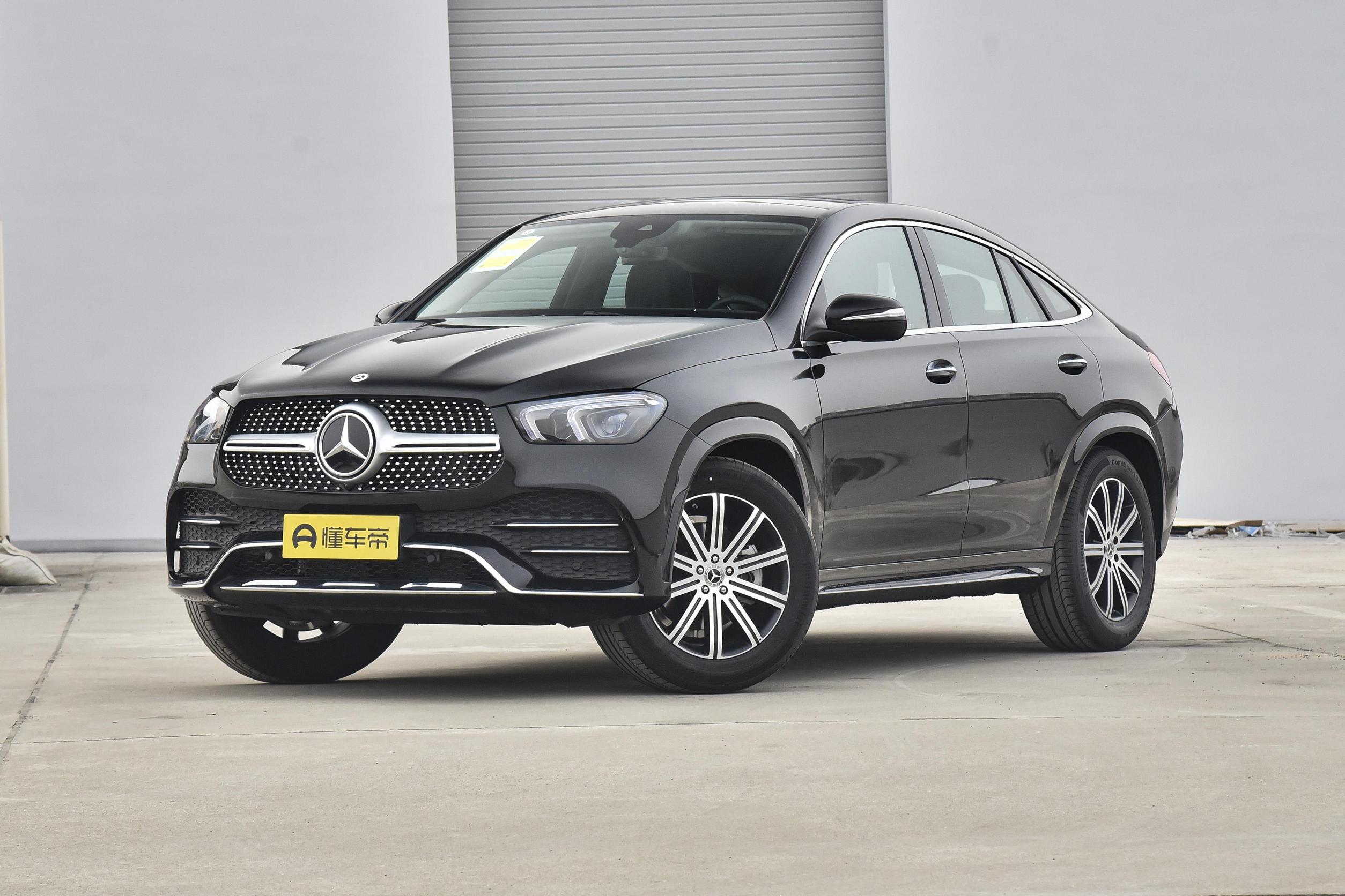 配图为2022款 gle 350 4matic 轿跑suv 时尚型 奔驰gle轿跑这台车定位