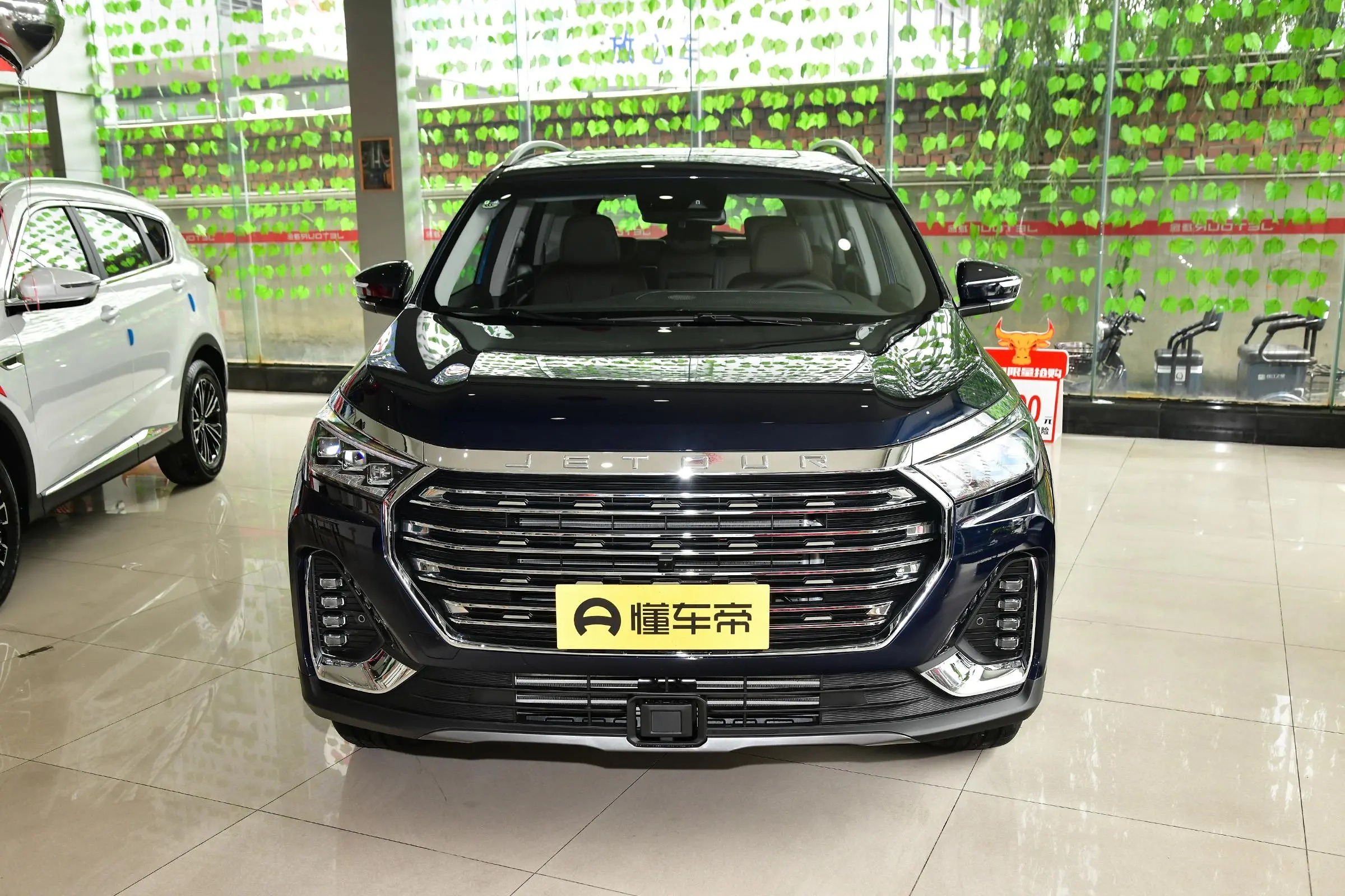 捷途x90 plus dct庄园,售1399万,中型suv,宽1925毫米,空间宽敞