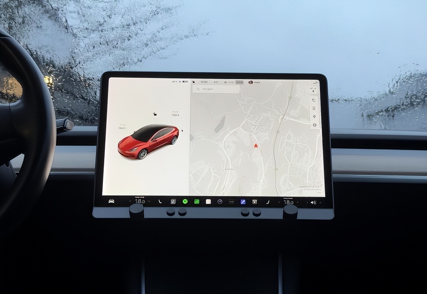 特斯拉車主福利,中控屏可加裝物理按鍵,售價約2424元