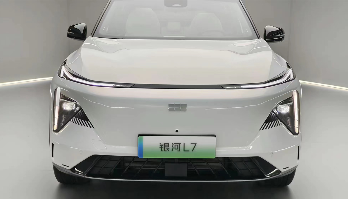 吉利銀河l7實車亮相,車內全是屏,搭載1.5t混動