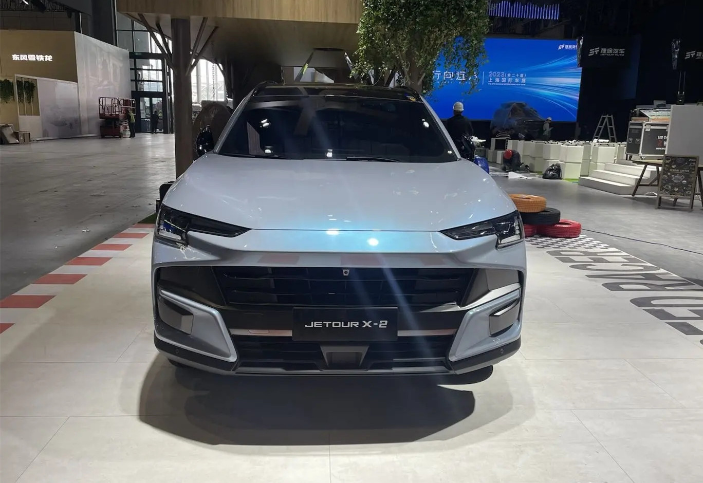 捷途x-2亮相2023上海車展,定位緊湊級suv,捷途大聖姊妹款車型