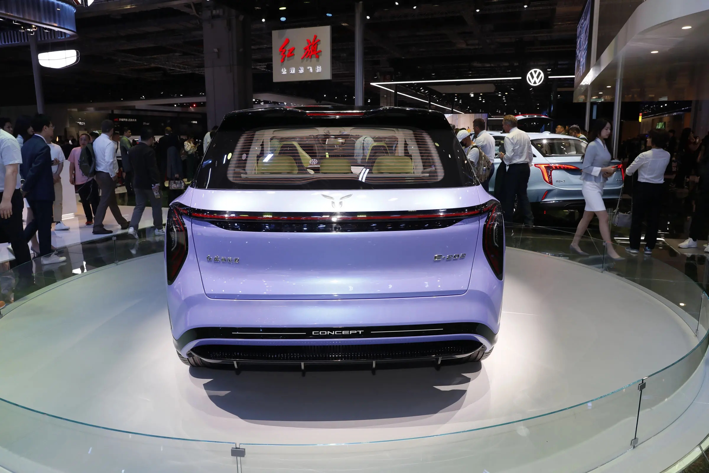 紅旗e202亮相2023上海車展,定位純電動中大型suv,2024年2月上市