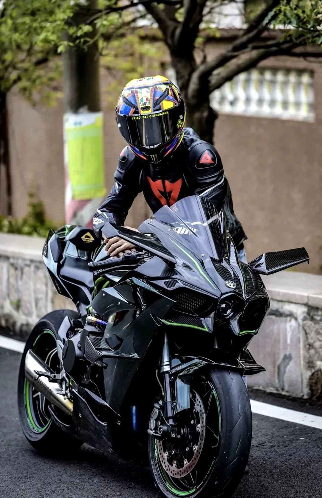 带机械增压的川崎ninja h2 ,真的只是跑得快价格贵吗?