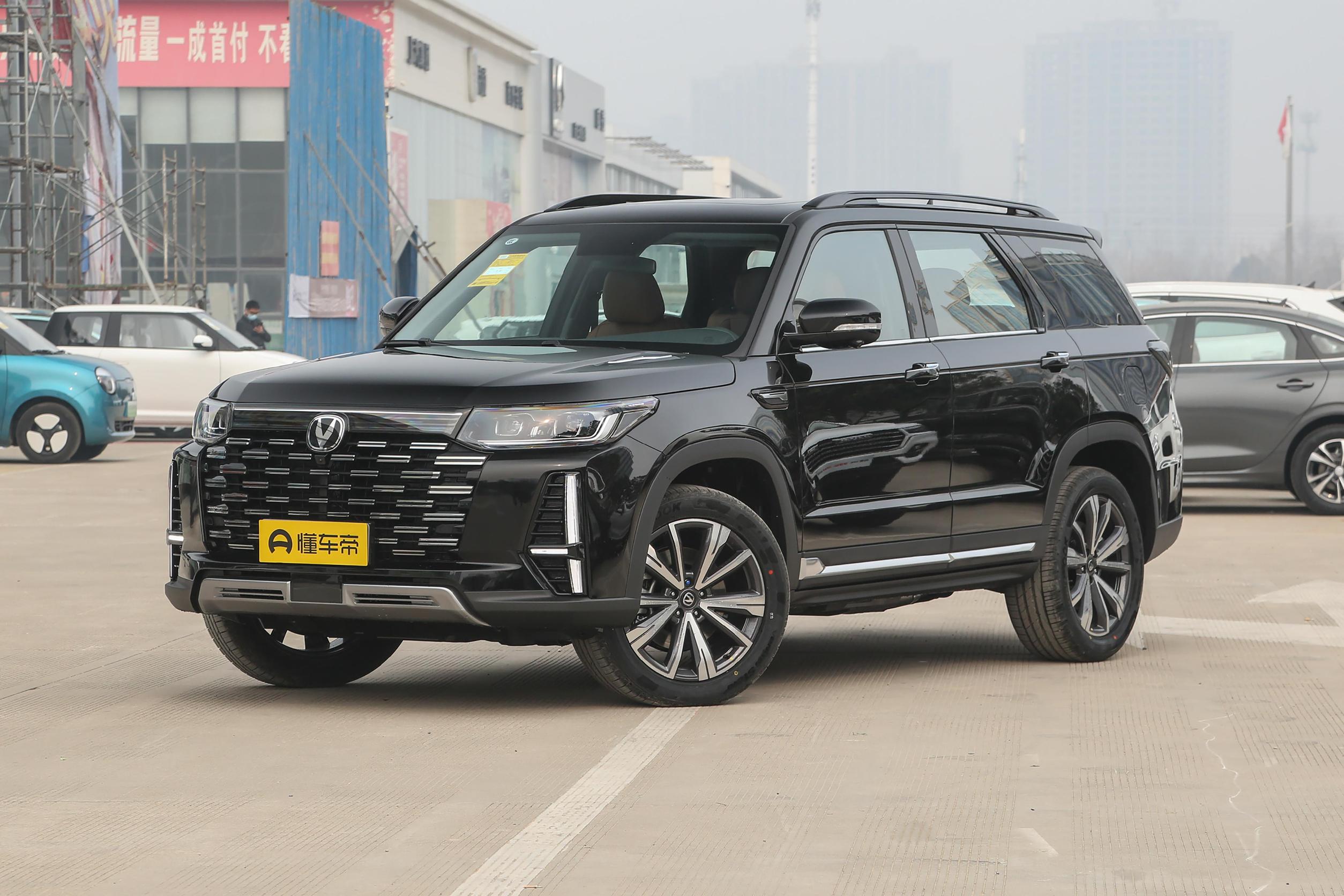 0t 8at,車長近5米的suv,帶你瞭解長安cs95