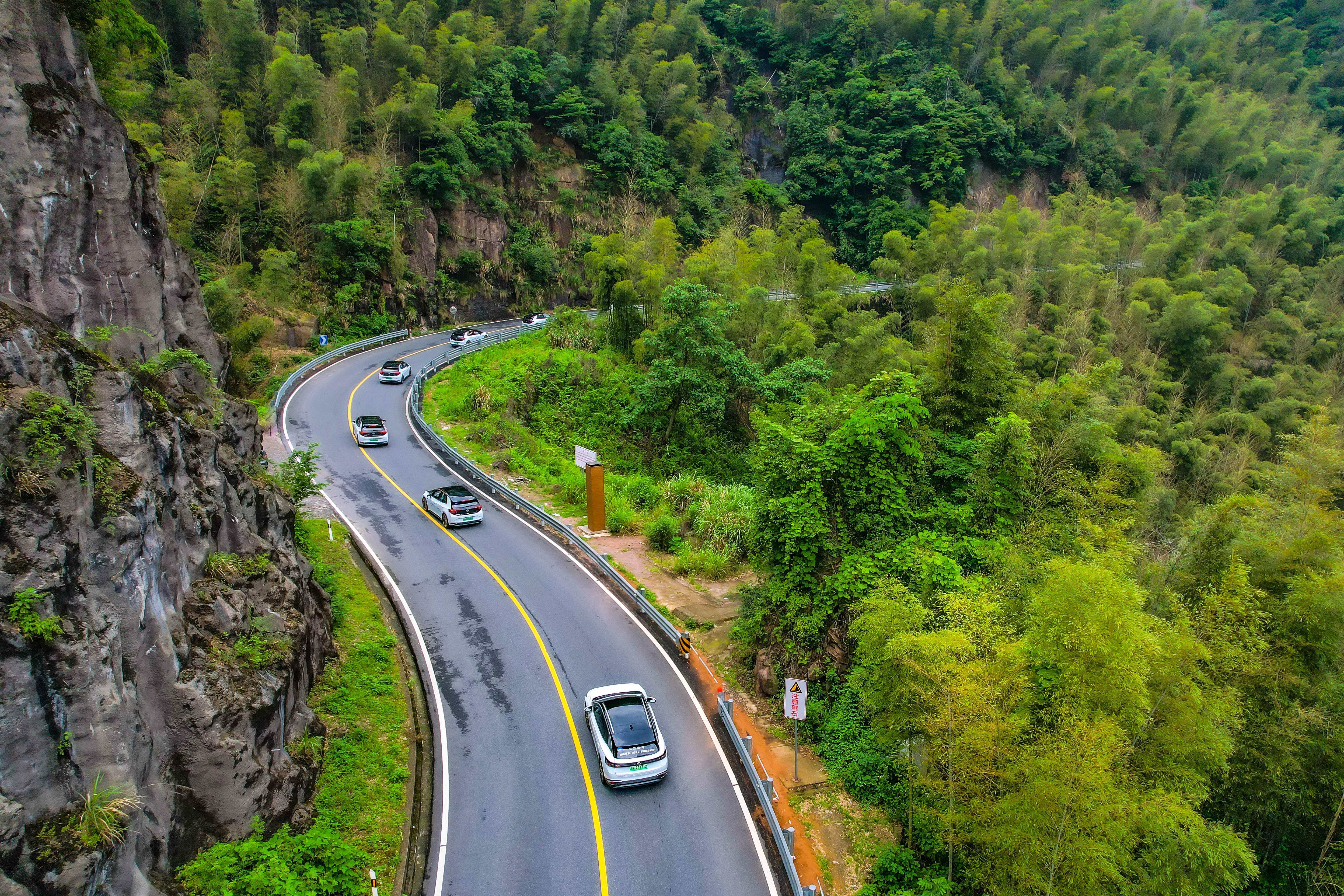 绍兴网红盘山公路图片