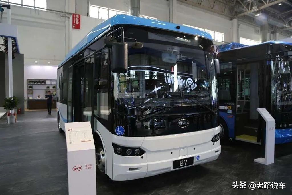 搭載刀片電池 融入家族式設計的比亞迪b7純電動客車