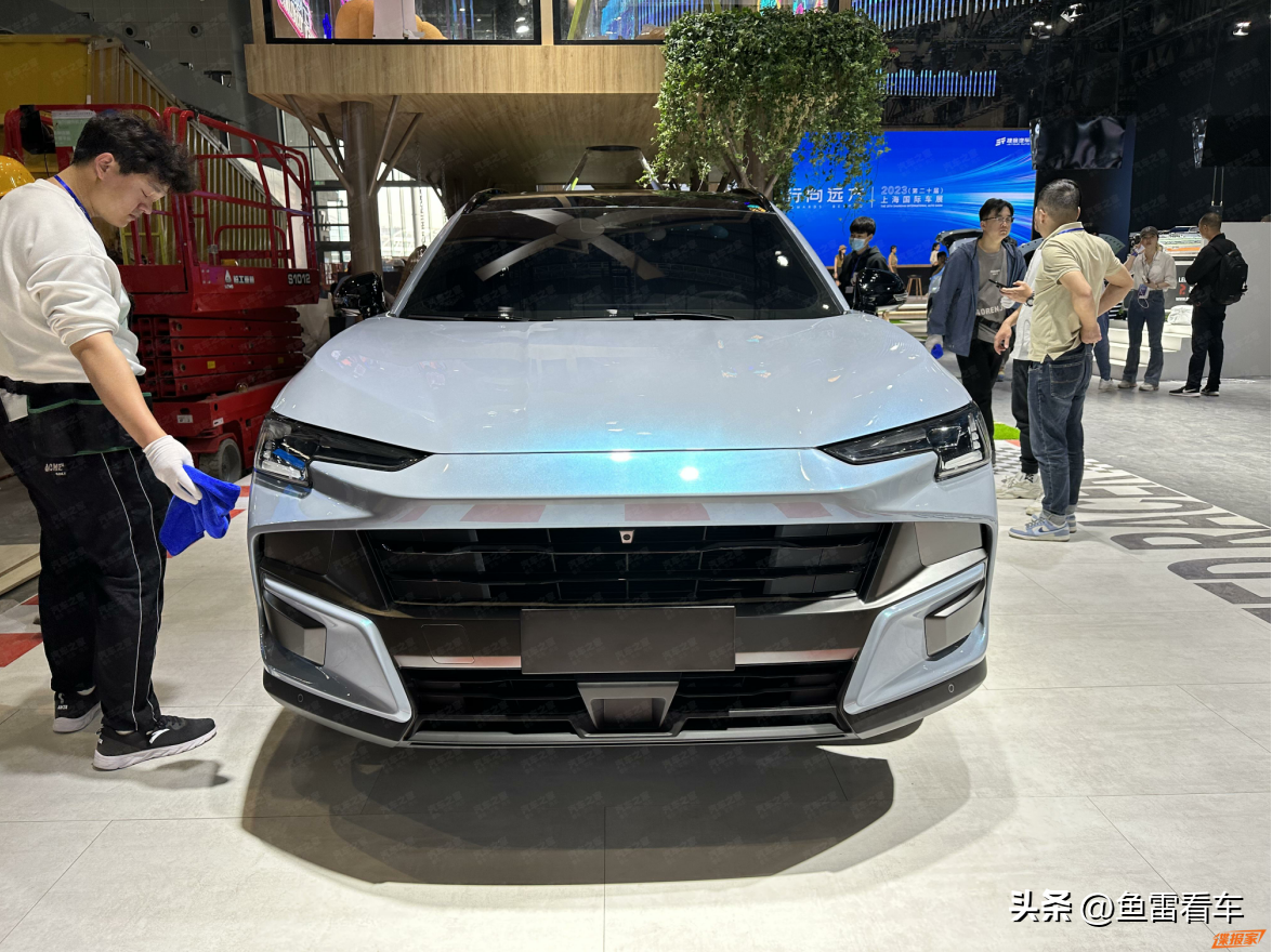 捷途全新suv-x2實車悄然亮相上海車展,2.0t直噴有戲?