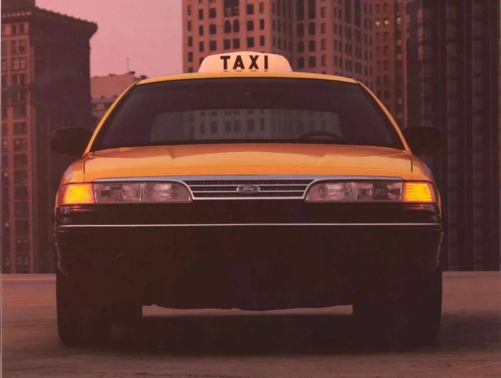 维多利亚皇冠出租车图片