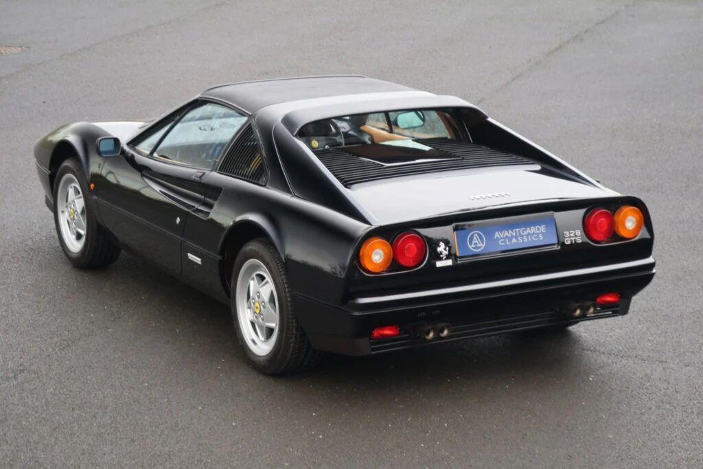 不足1000公里的1989年法拉利328 gts