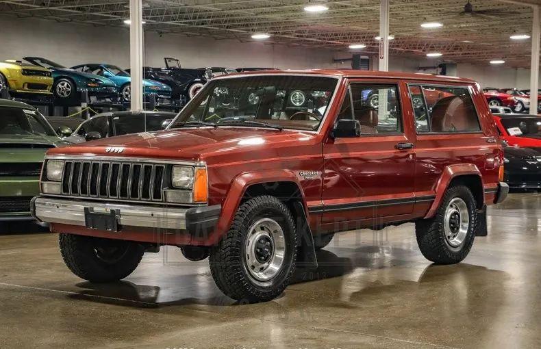 老旧吉普被盯上了?1986年双门jeep切诺基竟然要17万