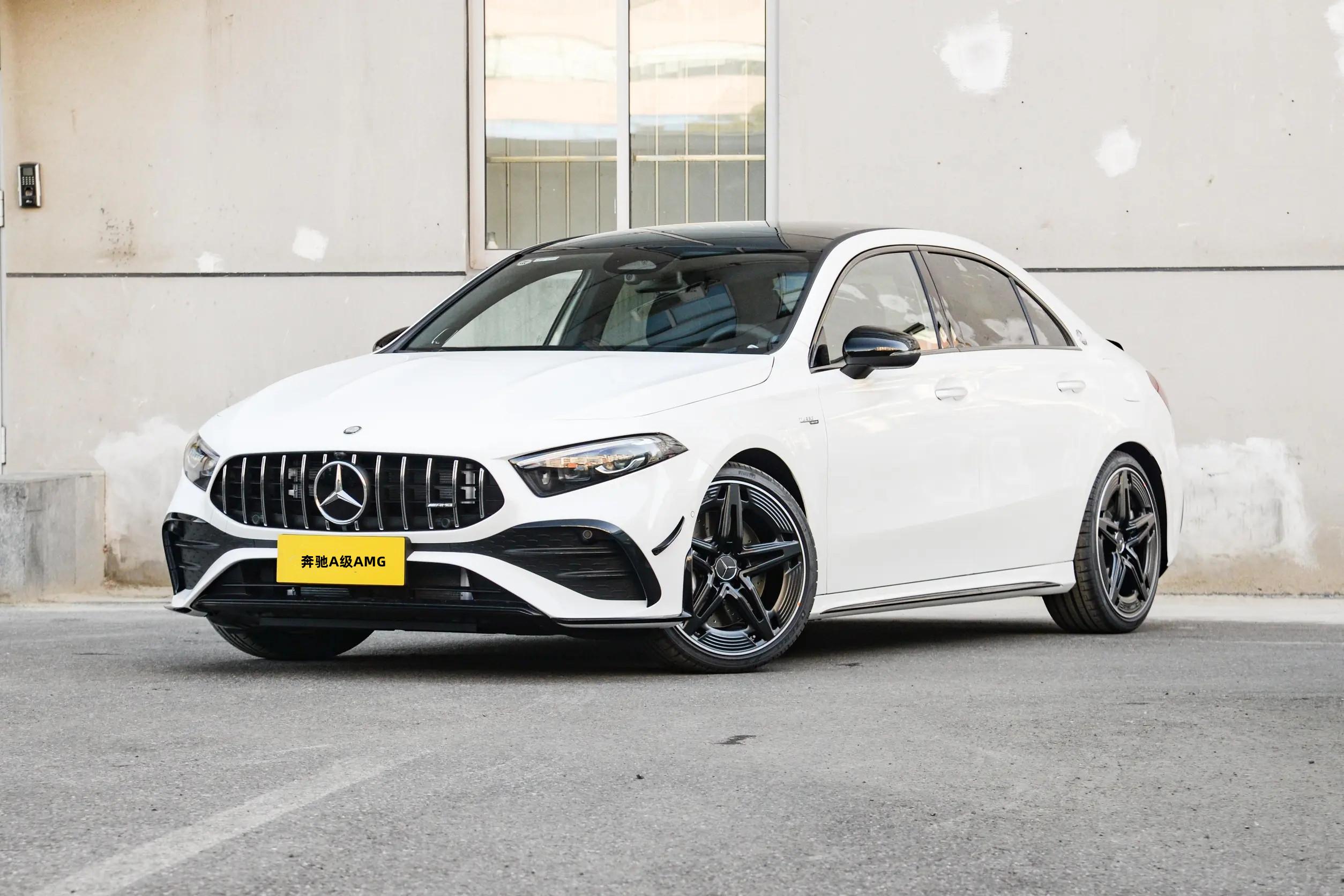 新款奔驰a级amg a 35l上市,增加手机无线充电,售价41.13万元