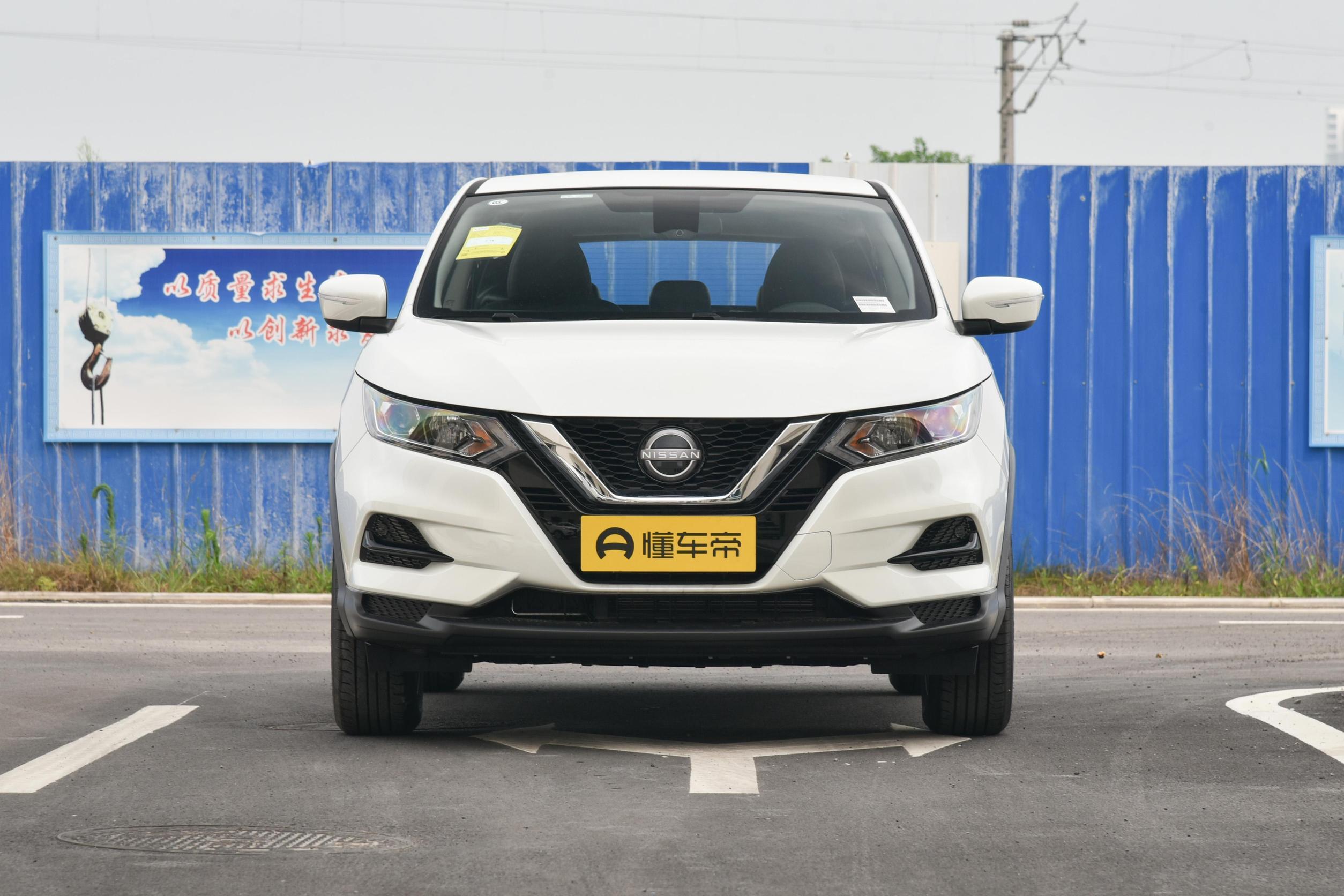 尼桑suv 10万图片