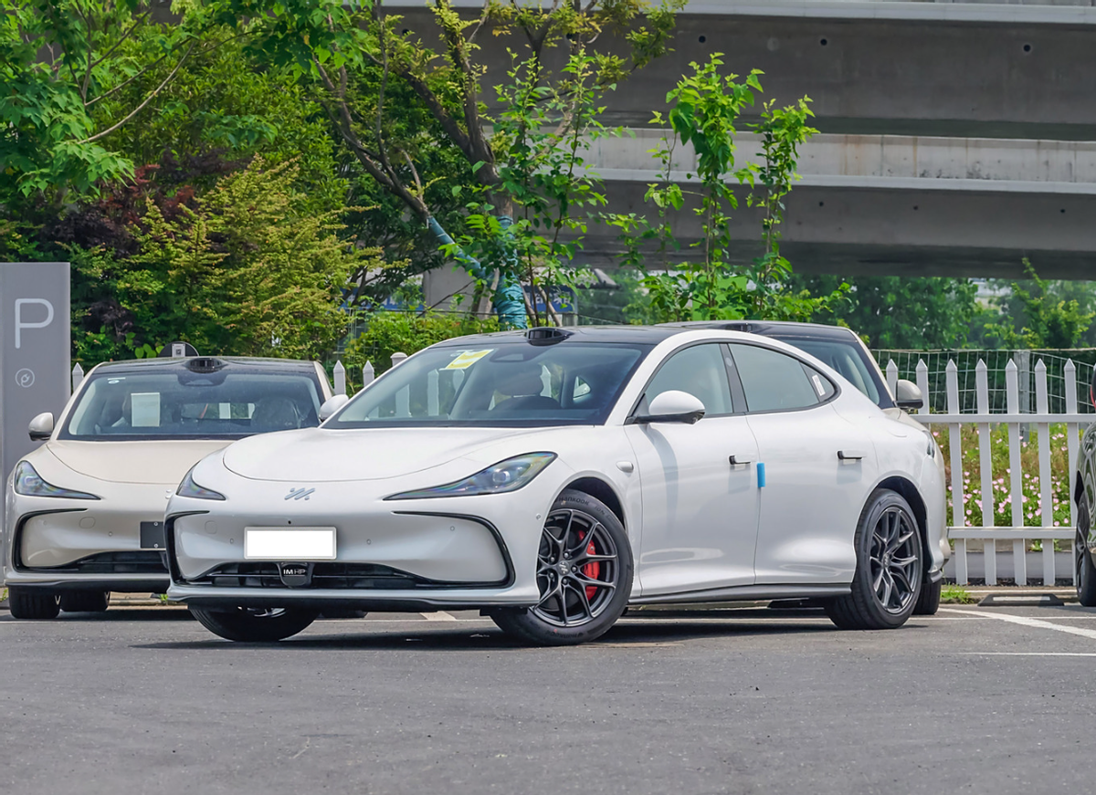 又一款新车对标特斯拉Model 3，智己L6续航达710km