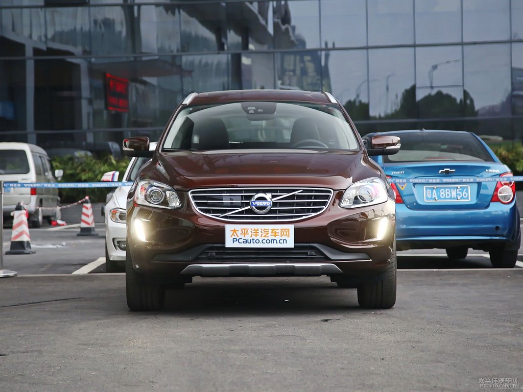 醇咖色沃爾沃XC60整車外觀外觀圖片