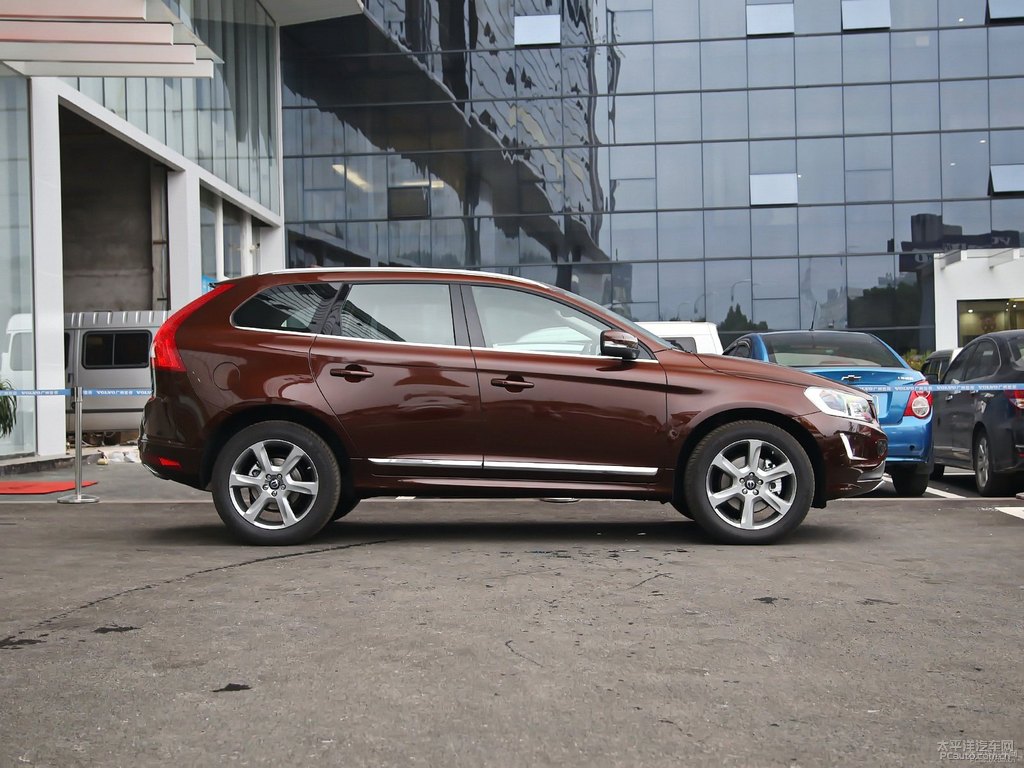 醇咖色沃爾沃XC60整車外觀外觀圖片