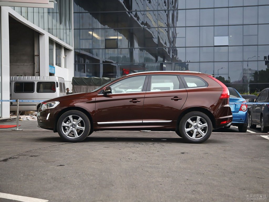 醇咖色沃爾沃XC60整車外觀外觀圖片