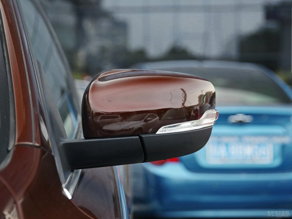 醇咖色沃爾沃XC60車(chē)身外觀圖片
