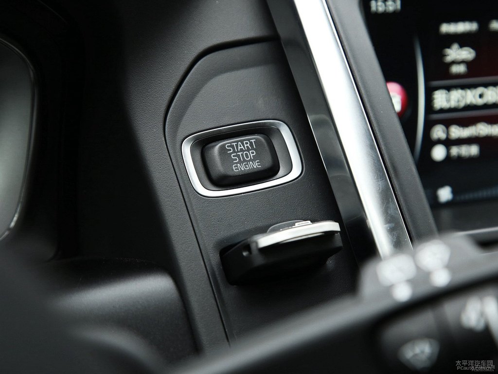醇咖色沃爾沃XC60中控內(nèi)飾圖片