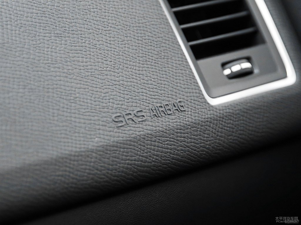 醇咖色沃爾沃XC60中控內(nèi)飾圖片