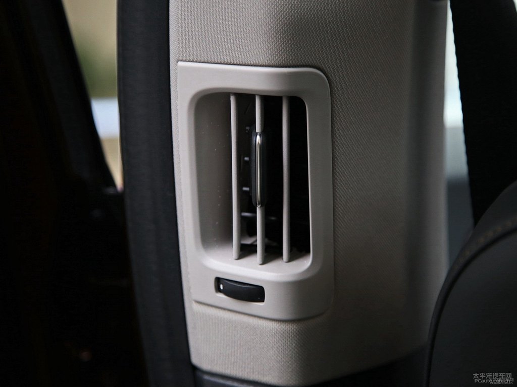 醇咖色沃爾沃XC60車廂內(nèi)飾圖片