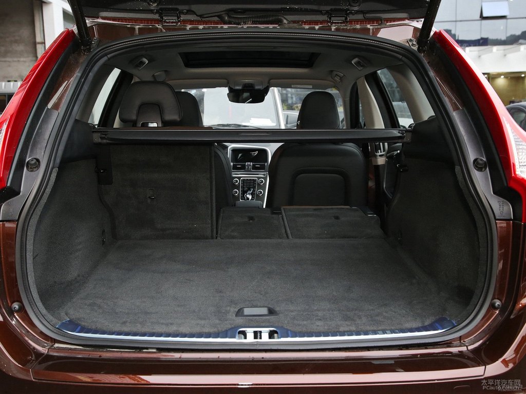 醇咖色沃爾沃XC60后備廂空間圖片