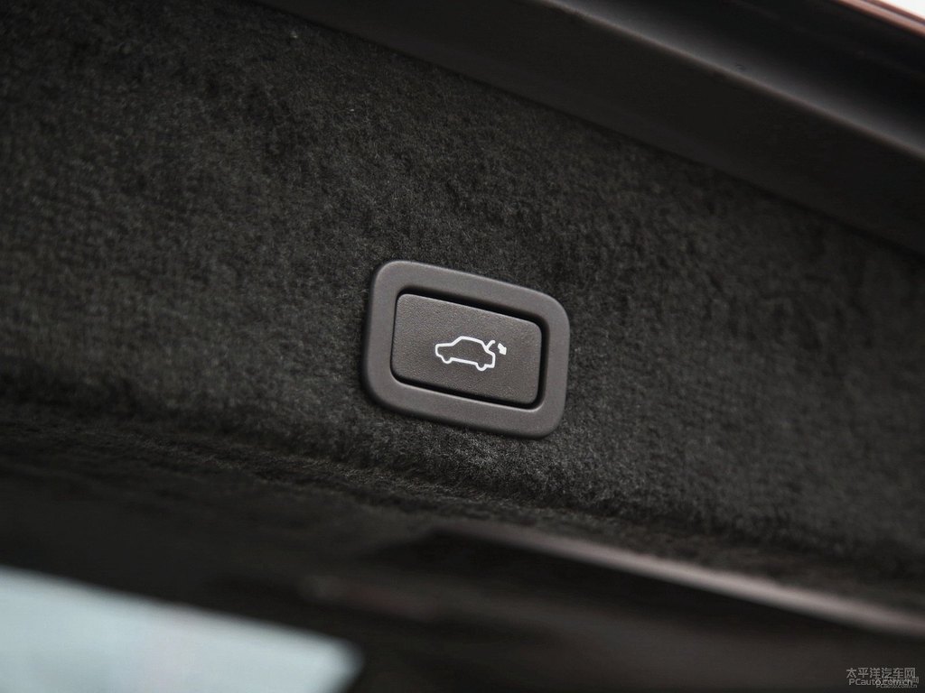 醇咖色沃爾沃XC60后備廂空間圖片